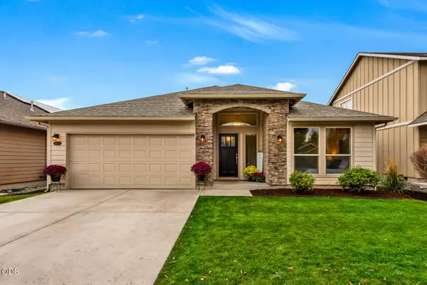 3011 NE Red Oak Drive, Bend, OR 97701