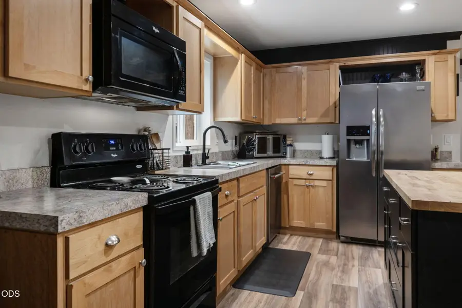 55536 Gross Drive, Bend, OR 97707 - #3