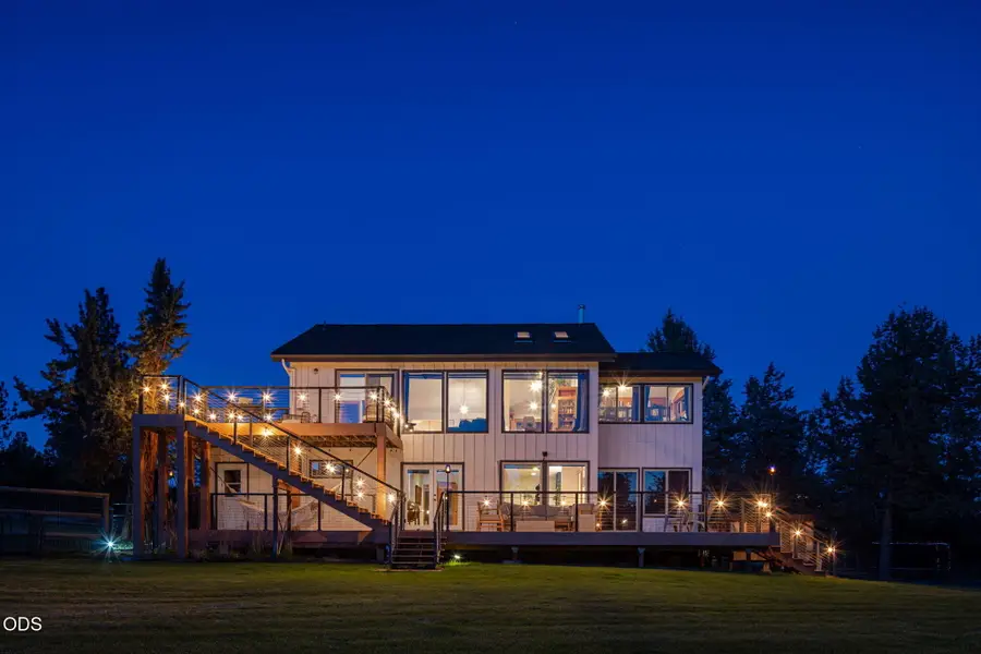 68830 Chestnut Drive, Sisters, OR 97759 - #2