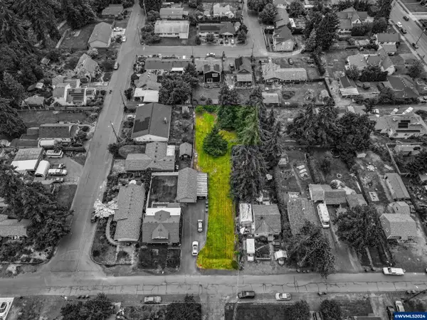 Cowing St, Silverton, OR 97381