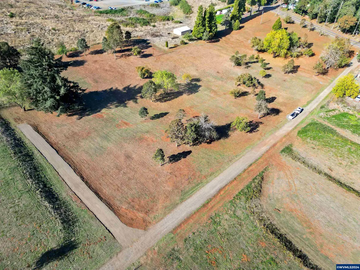 7805  Wildberry Ln, Salem, OR 97306 - Image #1