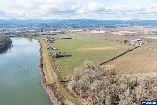 35308  Riverside Ln, Scappoose, OR 97056