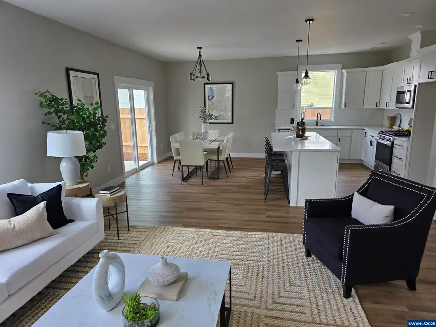 195  Iowa St, Silverton, OR 97381 - Image #3