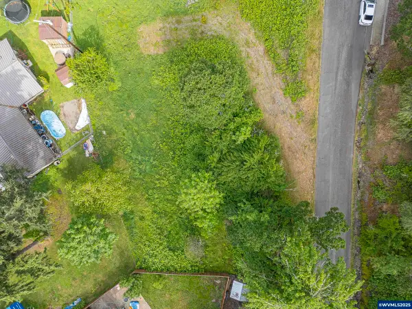 1109 N Scenic View Dr, Stayton, OR 97383