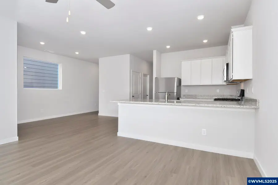 1215  Parkside Av, Woodburn, OR 97071 - Image #3