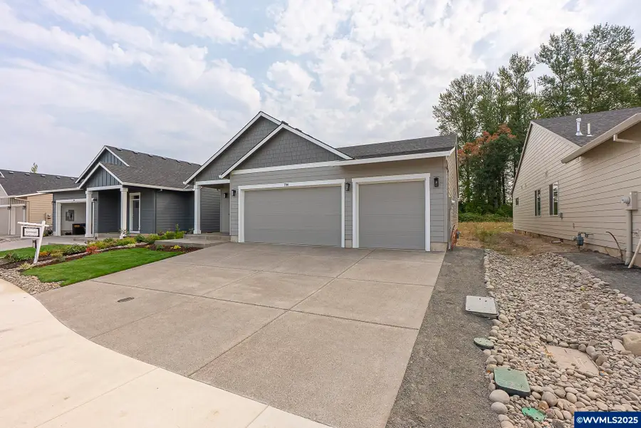 706  Tigerlily St, Silverton, OR 97381 - Image #3