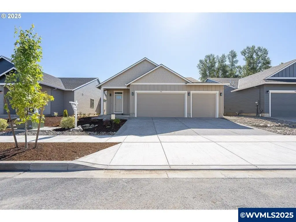 714  Tigerlily St, Silverton, OR 97381 - Image #1