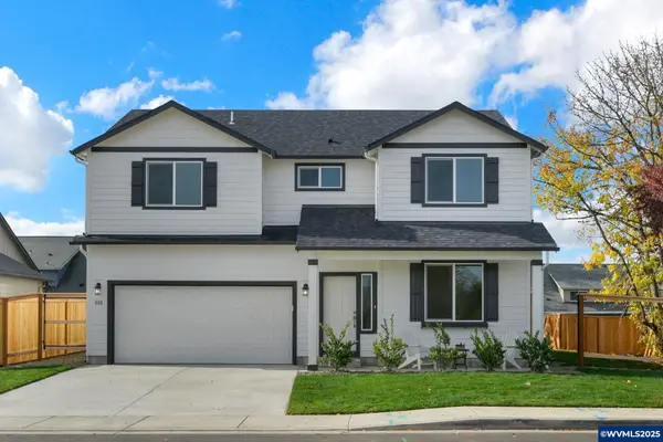 888 S 9th St, Harrisburg, OR 97446