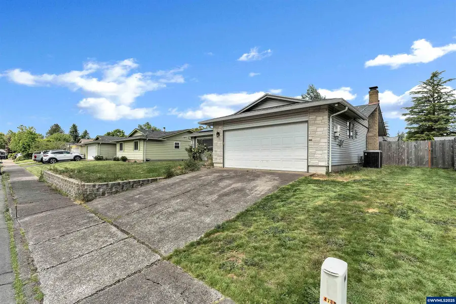 4729  Lariat Ct, Salem, OR 97305 - Image #2