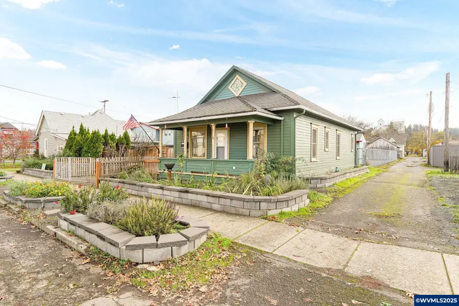 165 SE Clay St, Dallas, OR 97338 - Image #2