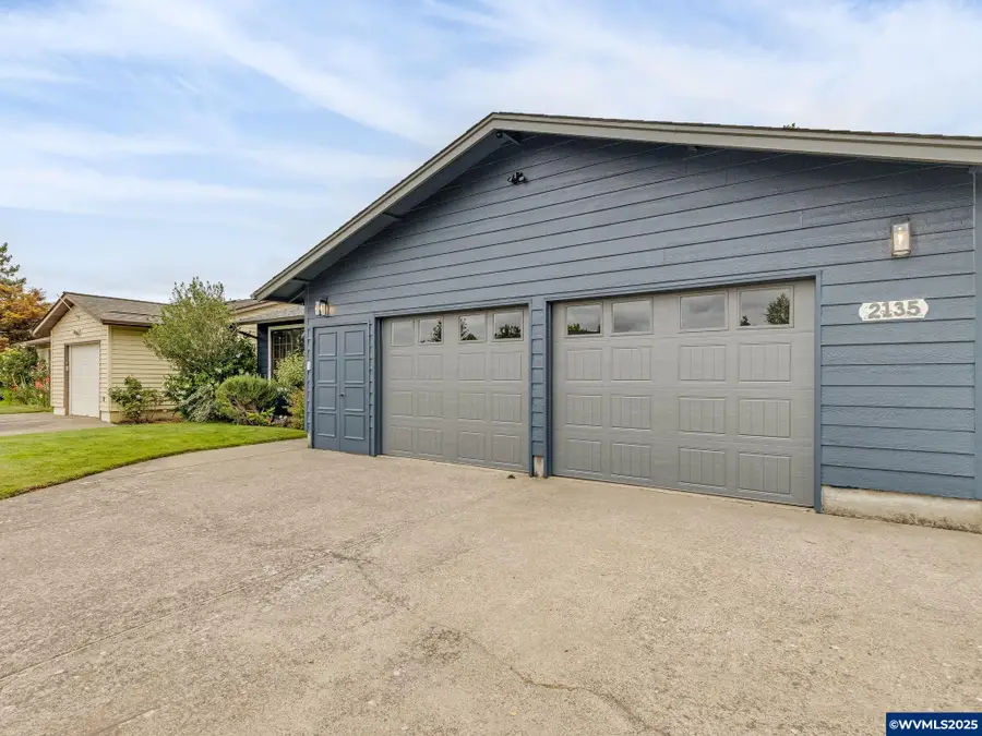 2135  COUNTRY CLUB Ter, Woodburn, OR 97071 - Image #2