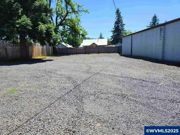 2123  Main St, Sweet Home, OR 97386