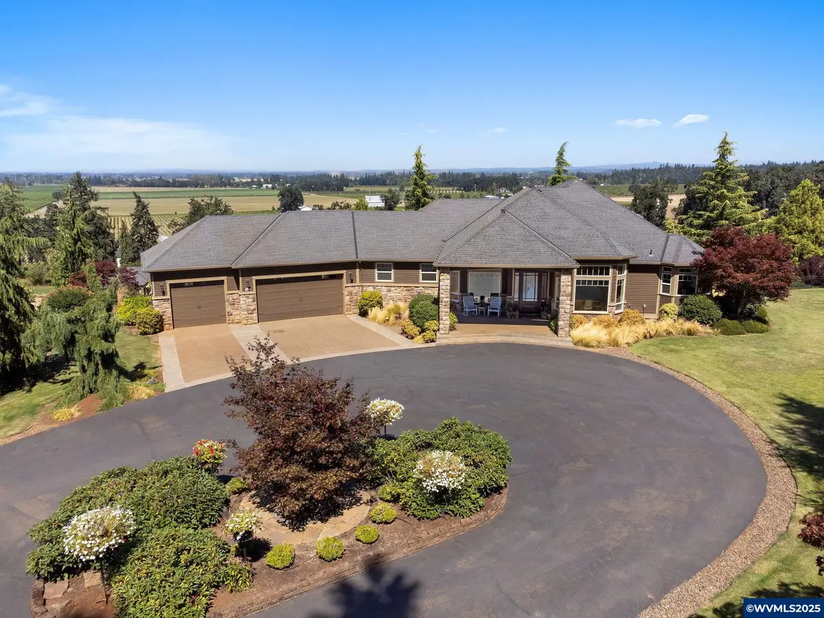 8438  Cascade Hwy Hwy NE, Silverton, OR 97381 - Image #1