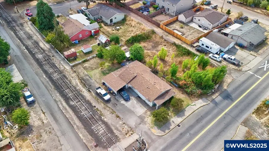 215  Polk St, Independence, OR 97351 - Image #2