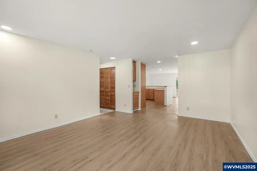 47666 W 1ST St, Oakridge, OR 97463 - Image #3