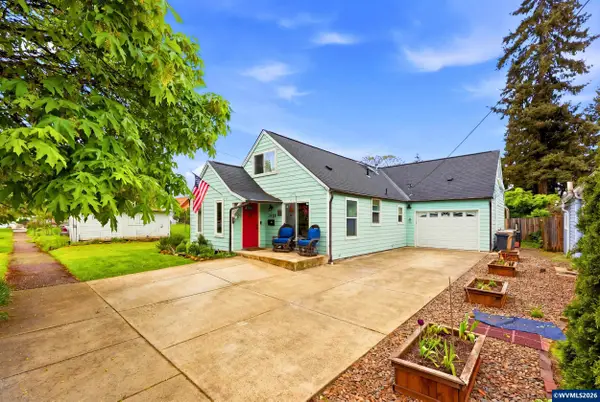 1050 SW Ellis St, Dallas, OR 97338