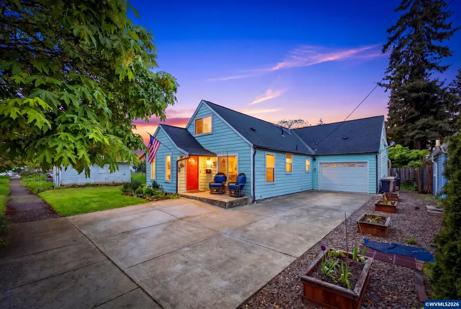 1050 SW Ellis St, Dallas, OR 97338 - #2