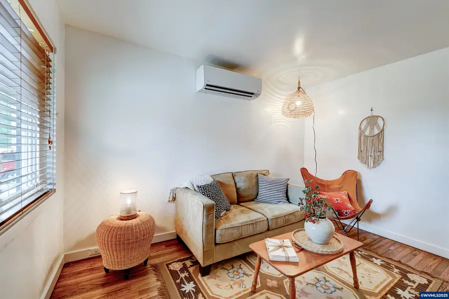 488  B St, Independence, OR 97351 - #3