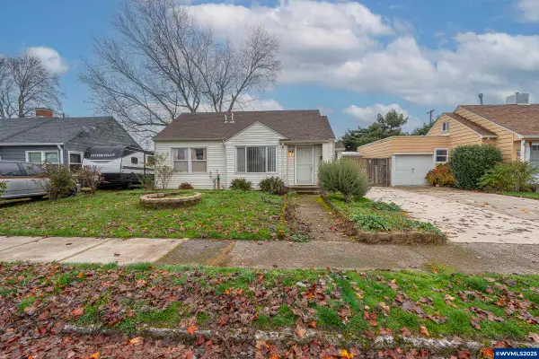 1603  Park Dr, Lebanon, OR 97355