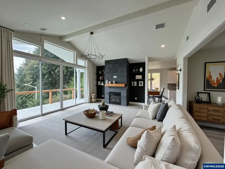 812  Hawk Dr, Silverton, OR 97381 - Image #2