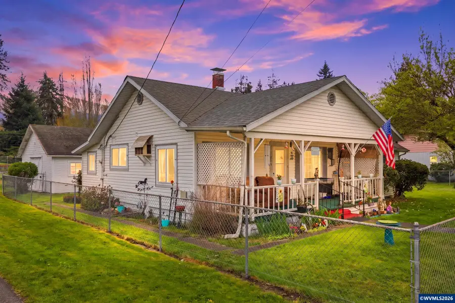 390 SE Grove St, Mill City, OR 97360 - #2