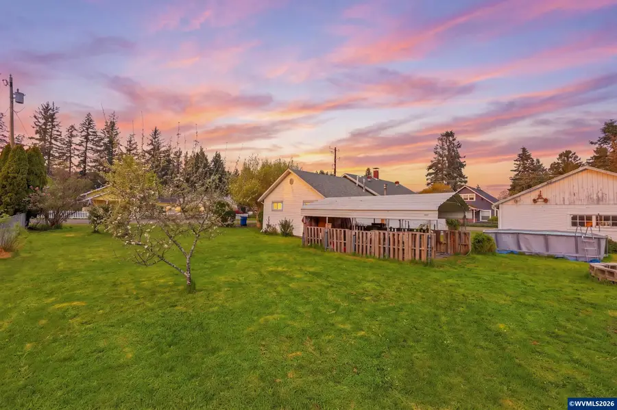 390 SE Grove St, Mill City, OR 97360 - #3