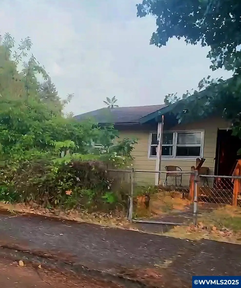 9902 SE Knight St, Portland, OR 97266 - Image #1