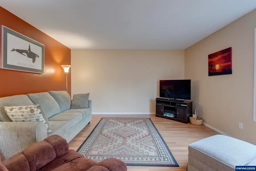 1212 SE Seaport Cir, Corvallis, OR 97333 - Image #2