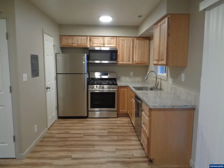 415 S 9th St, Lebanon, OR 97355 - Image #2