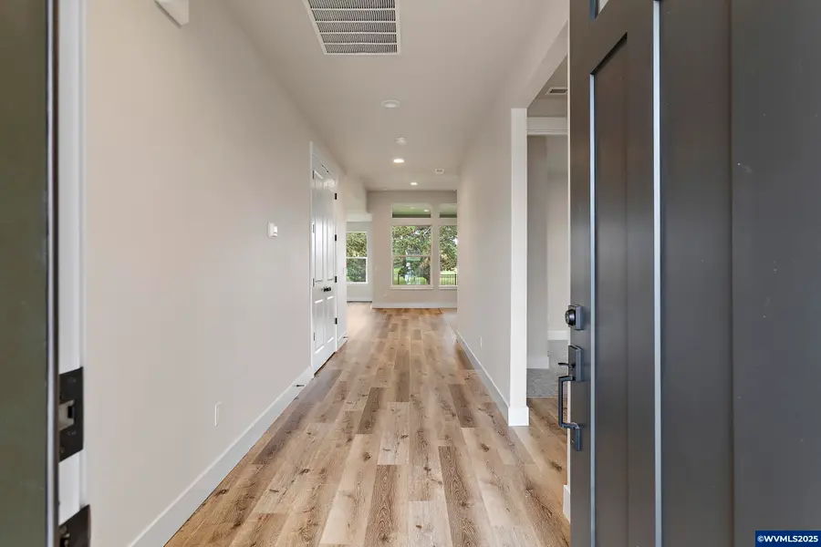 3075  Olympic St, Woodburn, OR 97071 - Image #2