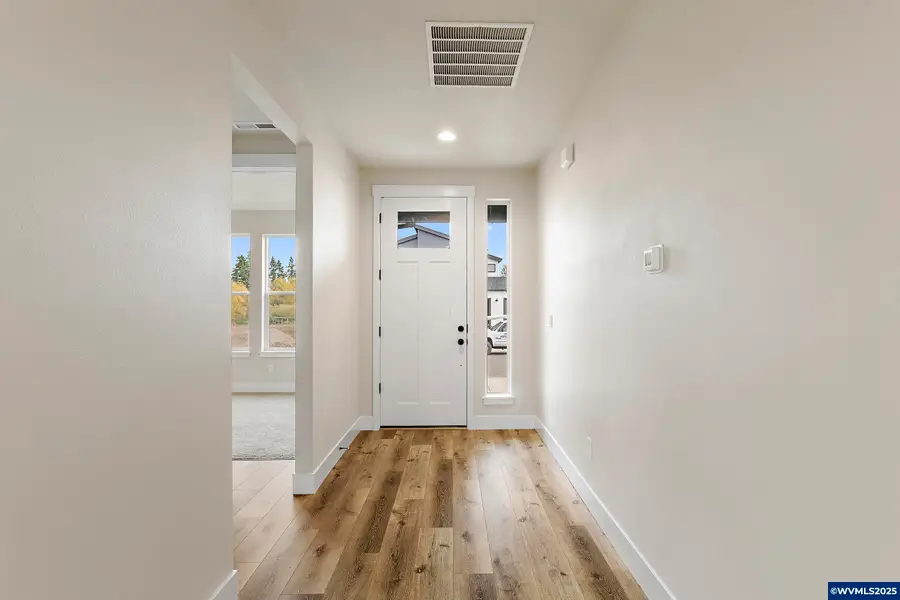 3075  Olympic St, Woodburn, OR 97071 - Image #3