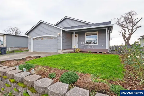 758 S Sunrise Dr Dr, Jefferson, OR 97352