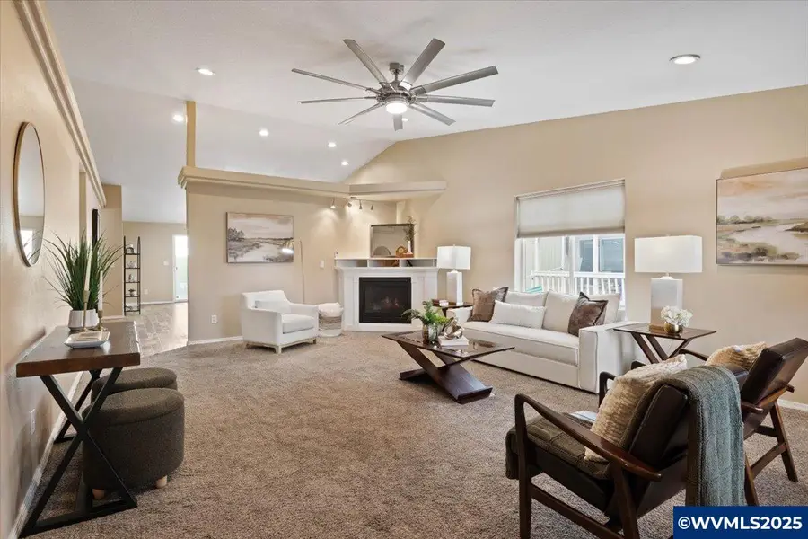 758 S Sunrise Dr Dr, Jefferson, OR 97352 - Image #2