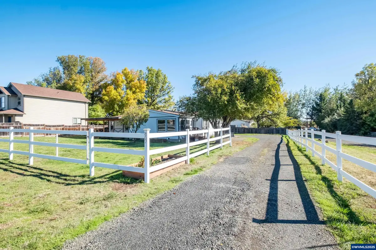 807 N 12th St, Philomath, OR 97370 - Image #1