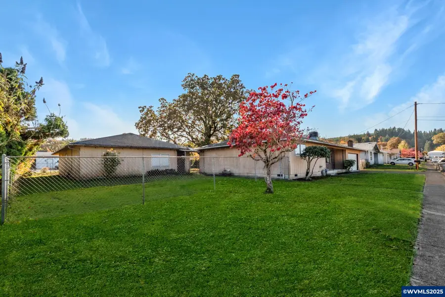 951  Dogwood (2 Homes) St, Sweet Home, OR 97386 - Image #2