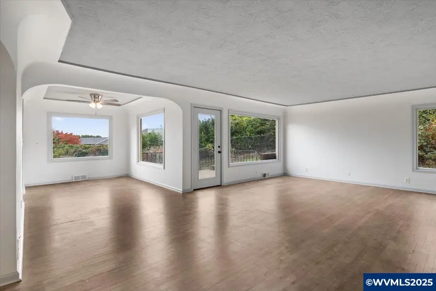 900  Cascade Dr NW, Salem, OR 97304 - Image #2