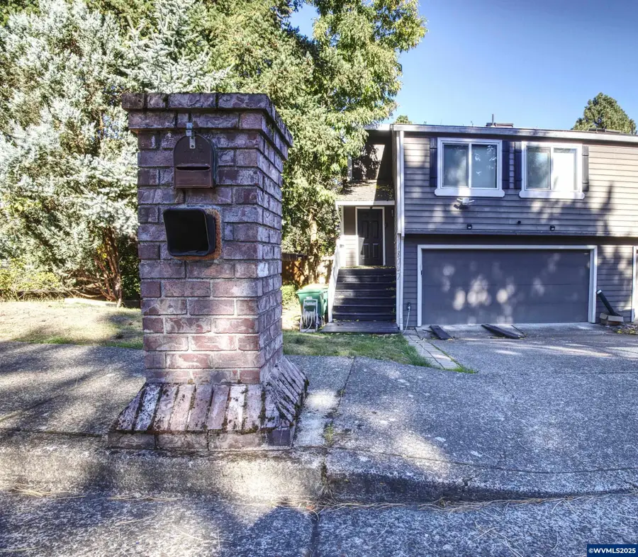 18047 SW Monte Verdi Bl, Beaverton, OR 97007 - Image #2