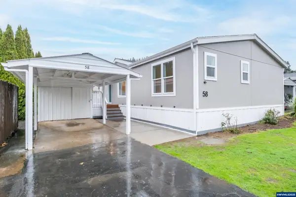 1307 S Water St, Silverton, OR 97381