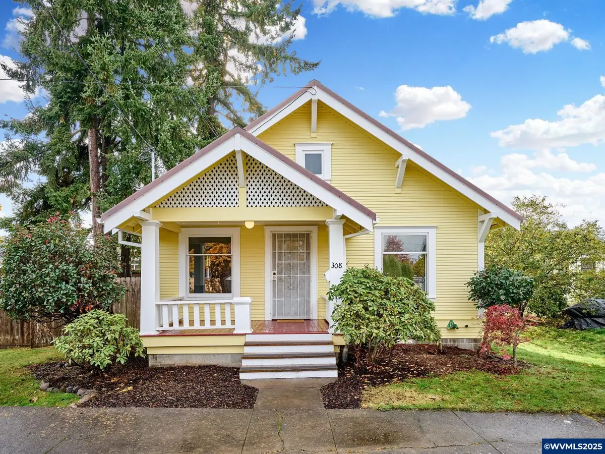 308  A St, Silverton, OR 97381 - #1