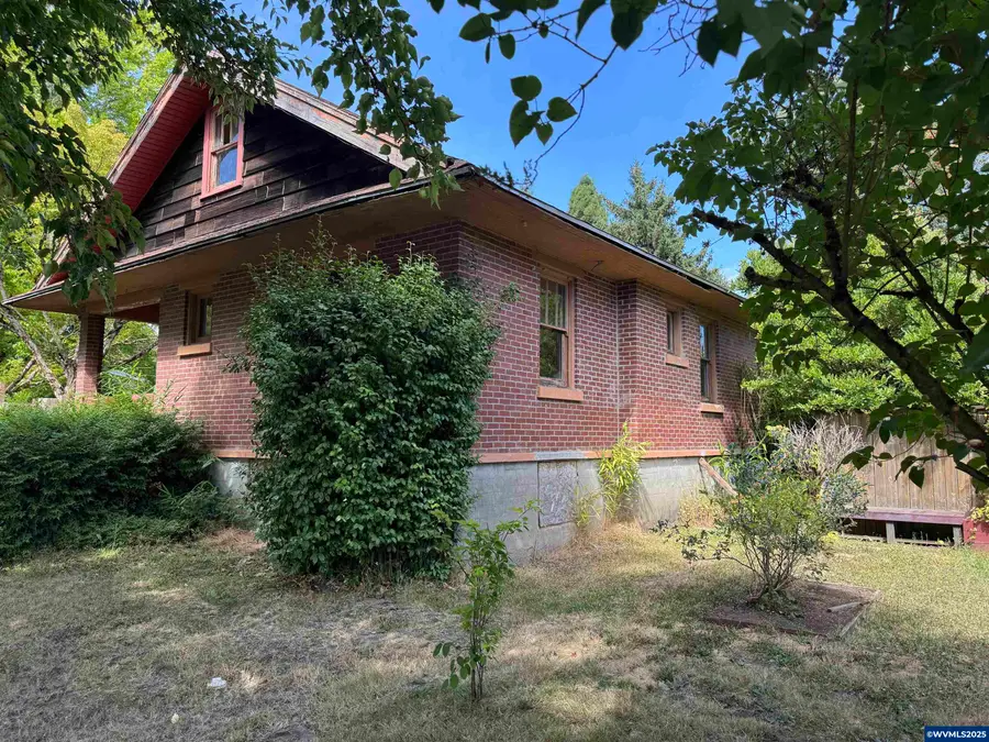 240 SE Davis St, McMinnville, OR 97128 - Image #2