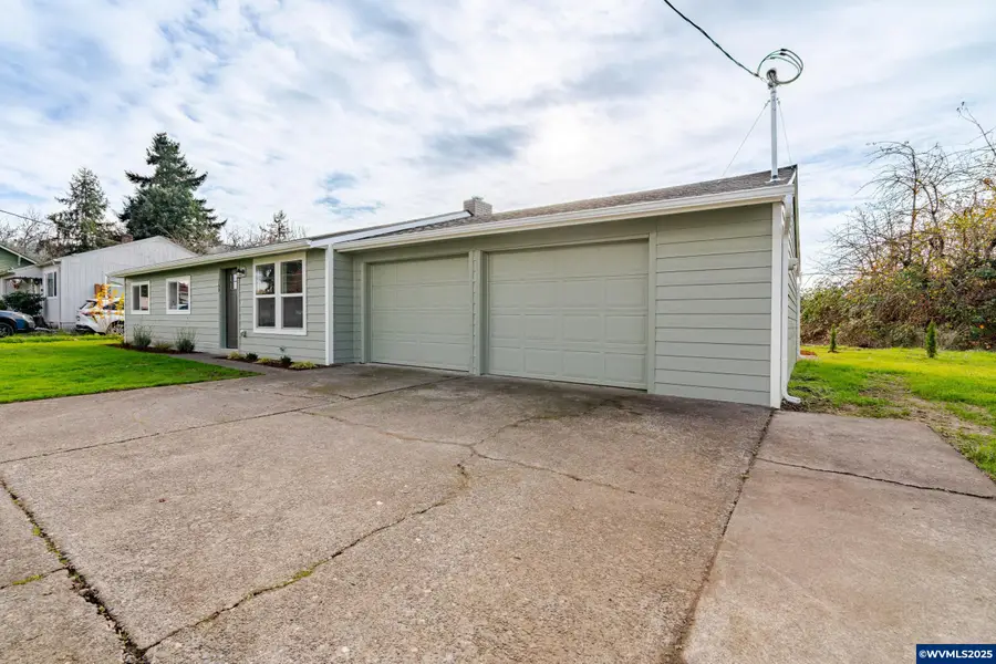 760 E Elmore St, Lebanon, OR 97355 - Image #3