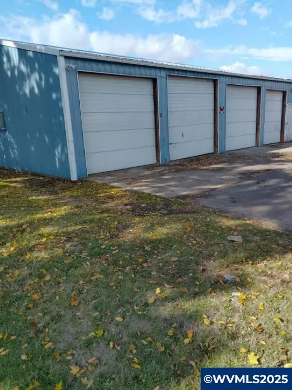 4445  Sunnyview Rd NE, Salem, OR 97305