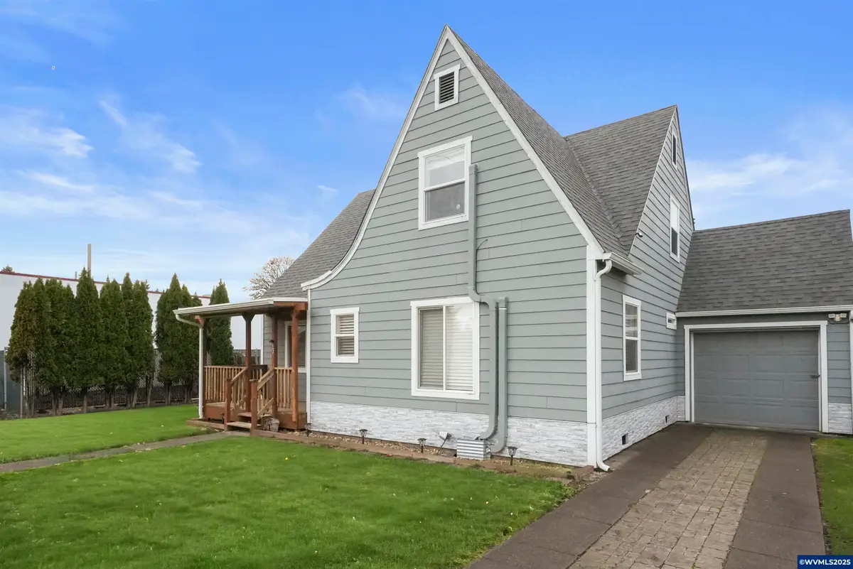 35 S Main St, Lebanon, OR 97355 - Image #1