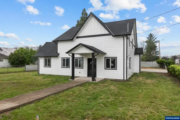 413 S Trade St, Amity, OR 97101