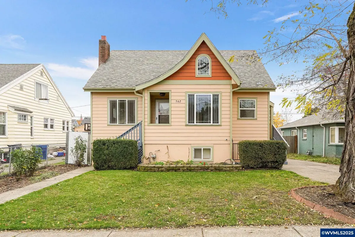 562  21st St NE, Salem, OR 97301 - Image #1