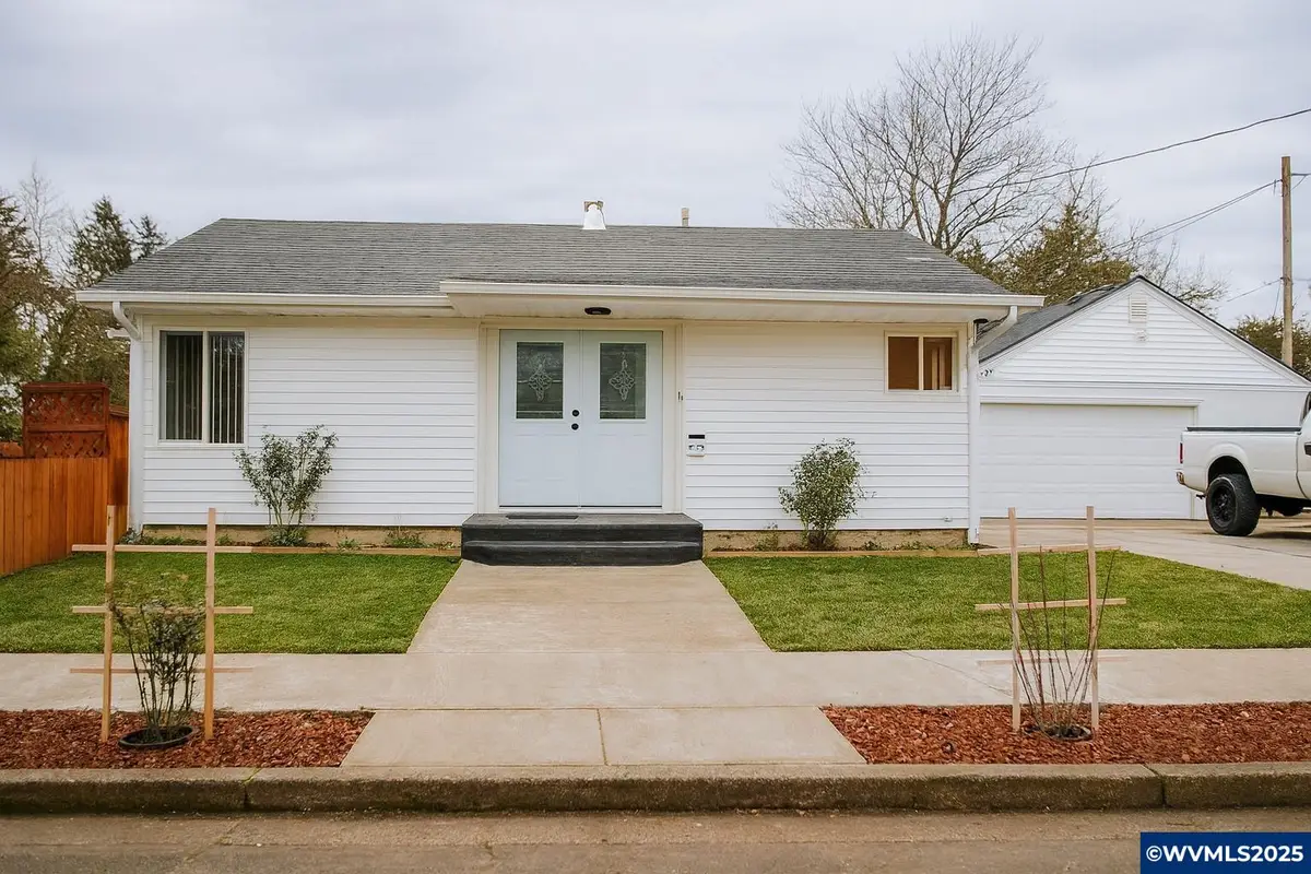 913  6th Av, Sweet Home, OR 97386 - Image #1