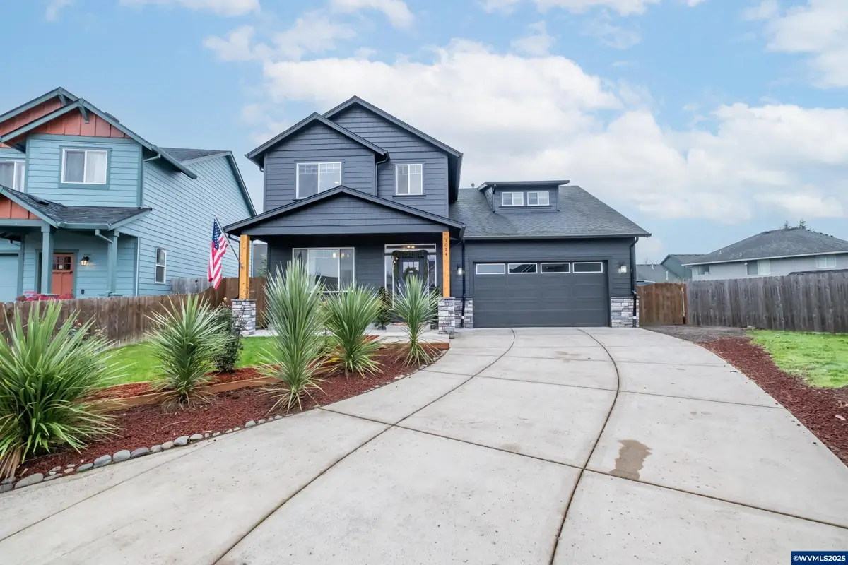 1024  Robbins Ct, Lebanon, OR 97355 - Image #1