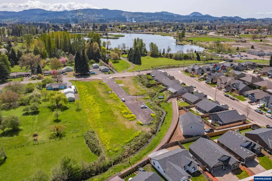 2488  Roll Tide (-2490) Ct, Lebanon, OR 97355 - Image #2