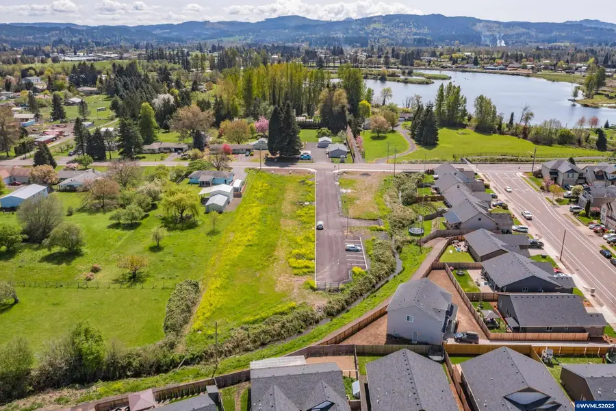 2488  Roll Tide (-2490) Ct, Lebanon, OR 97355 - Image #3