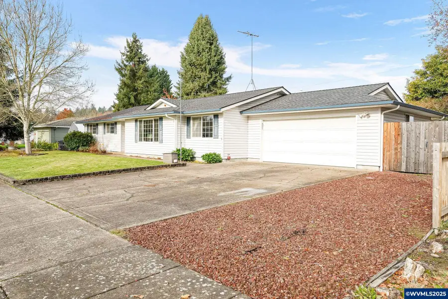 1095  33rd Av SW, Albany, OR 97321 - Image #2